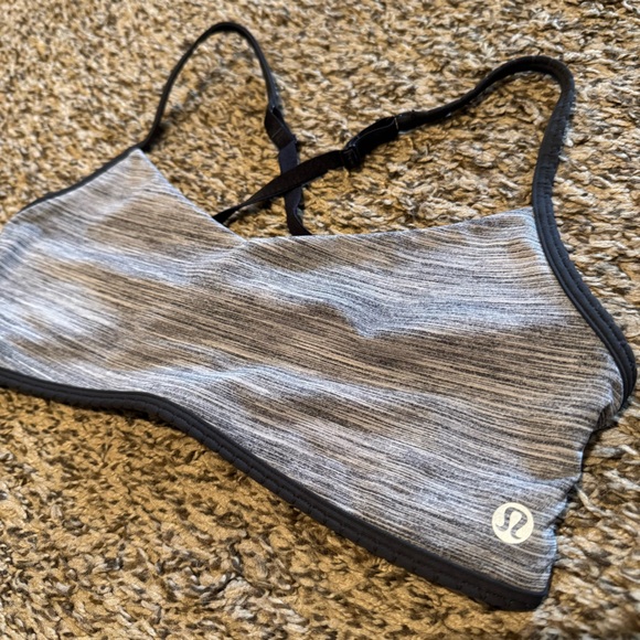 Lululemon size 8 Hot Spell Lattice Bra Grey and Black - Picture 6 of 9